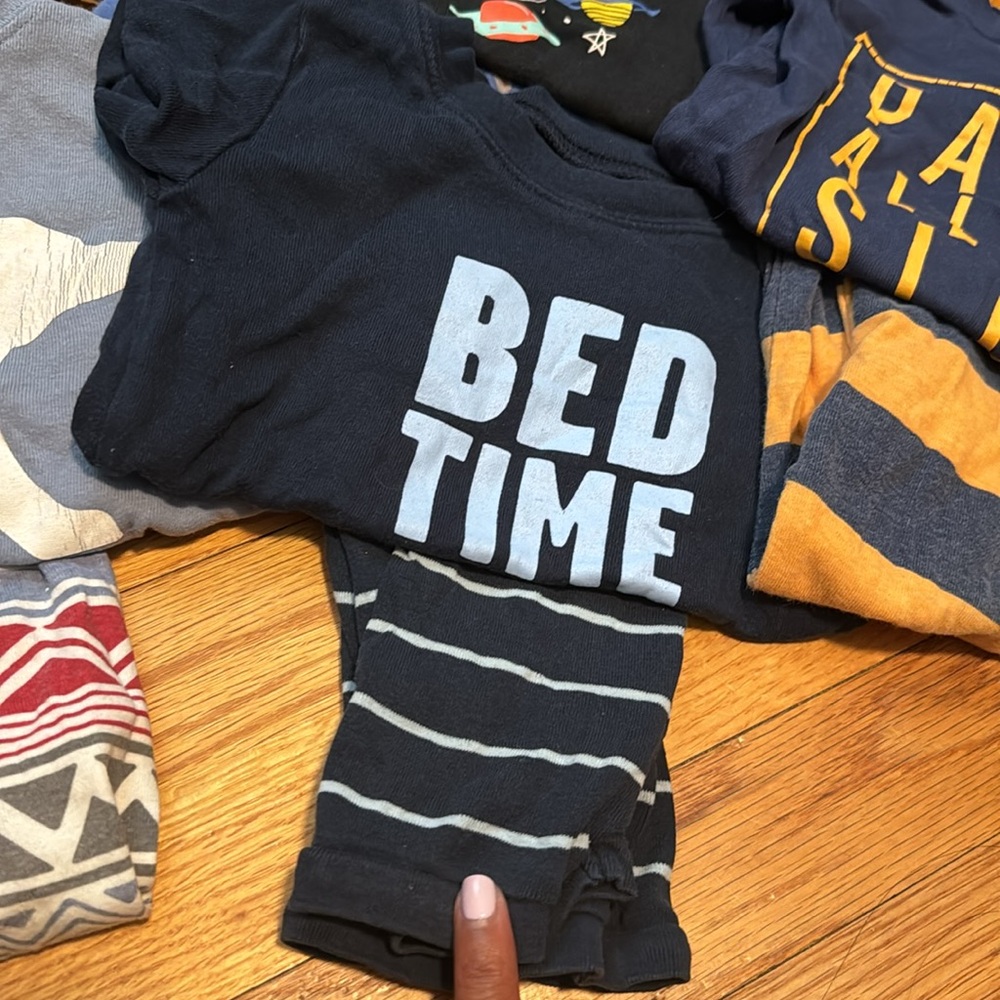 Assorted Kids Pajama Set - Picture 6 of 6